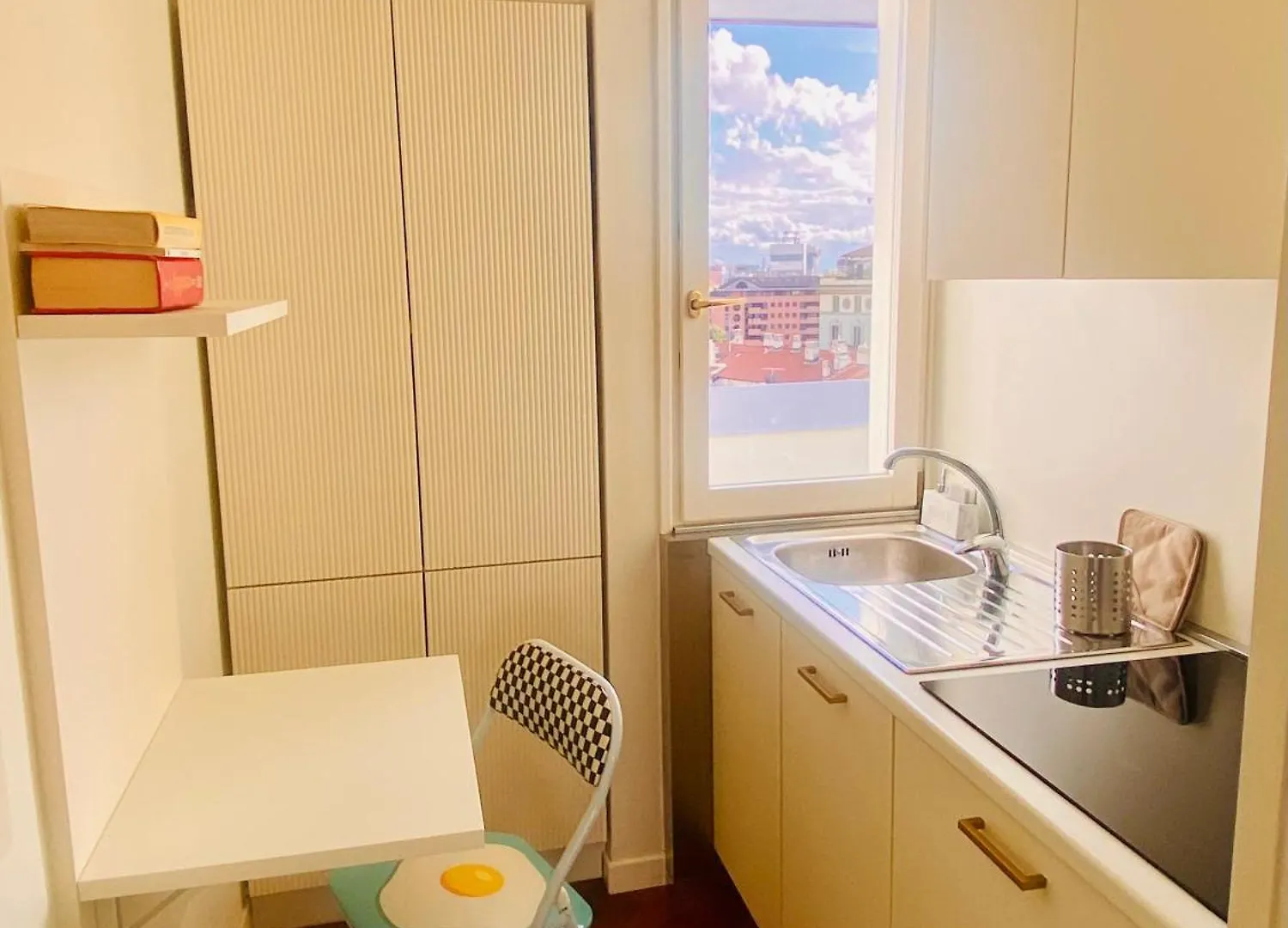 Charming Attico Vista Duomo Apartment Milan