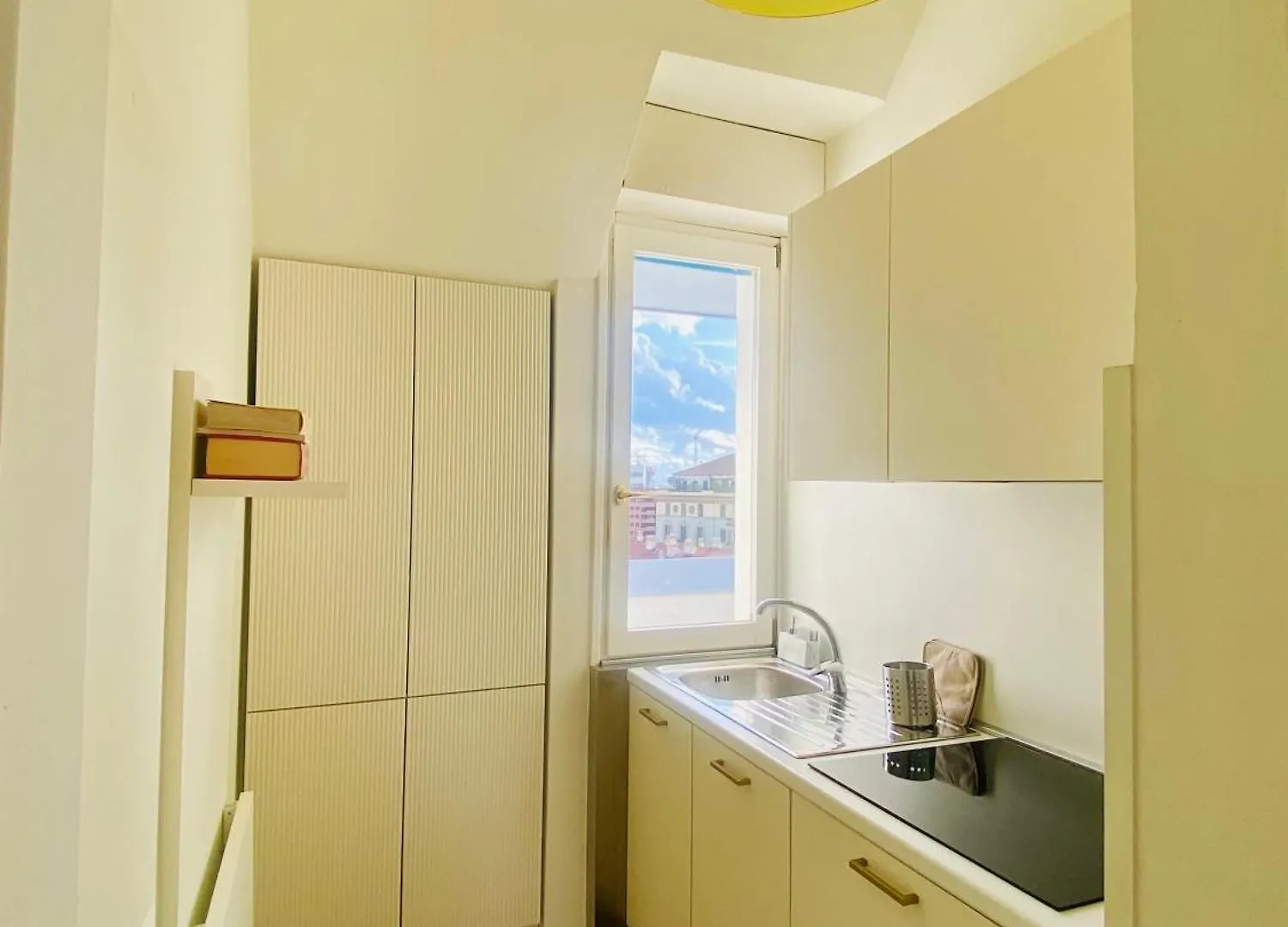 Charming Attico Vista Duomo Apartment Milan